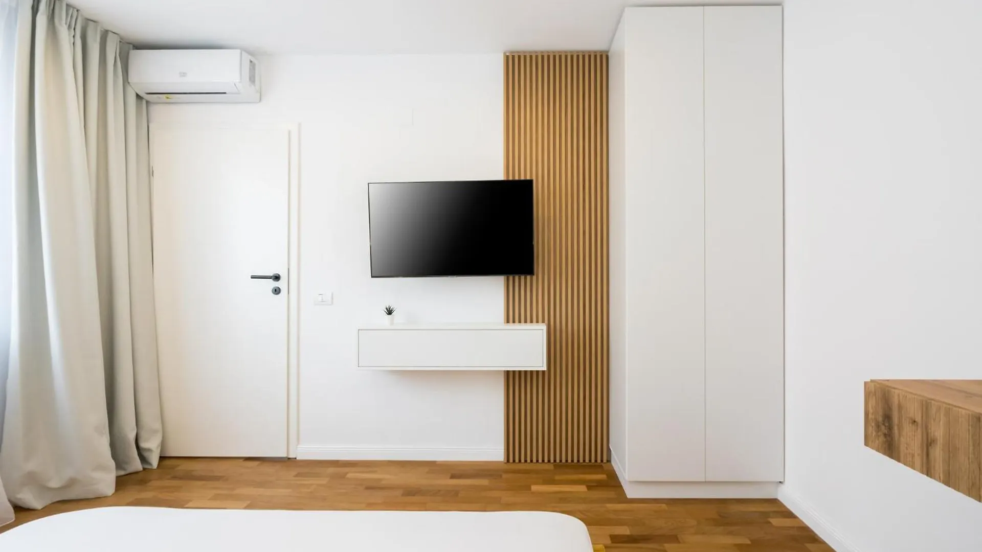 The Artist Center Apartment Bucharest