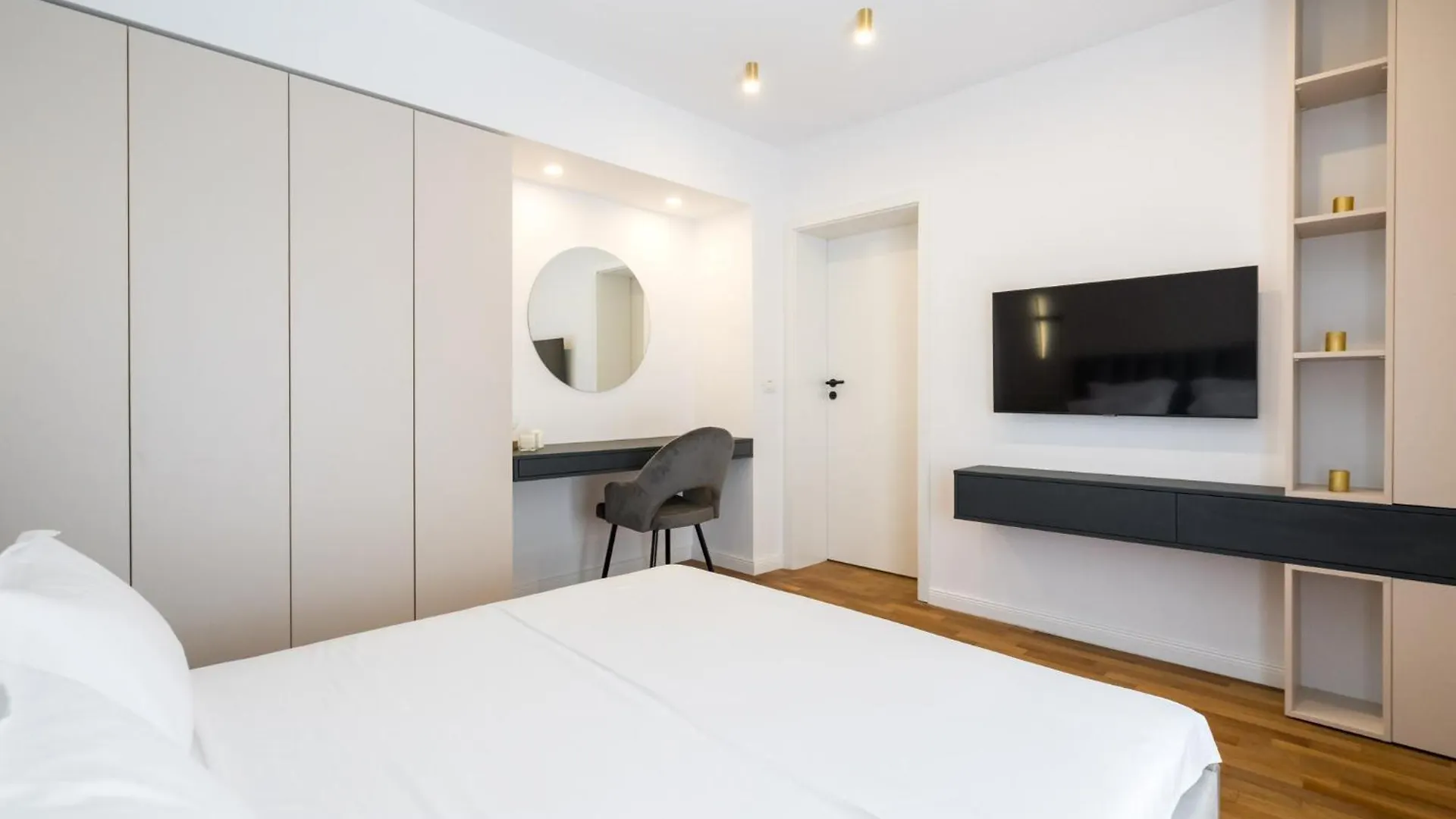 The Artist Center Apartment Bucharest