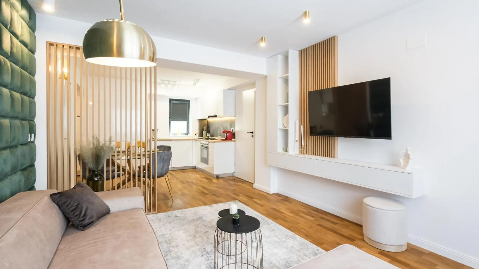 The Artist Center Apartment Bucharest