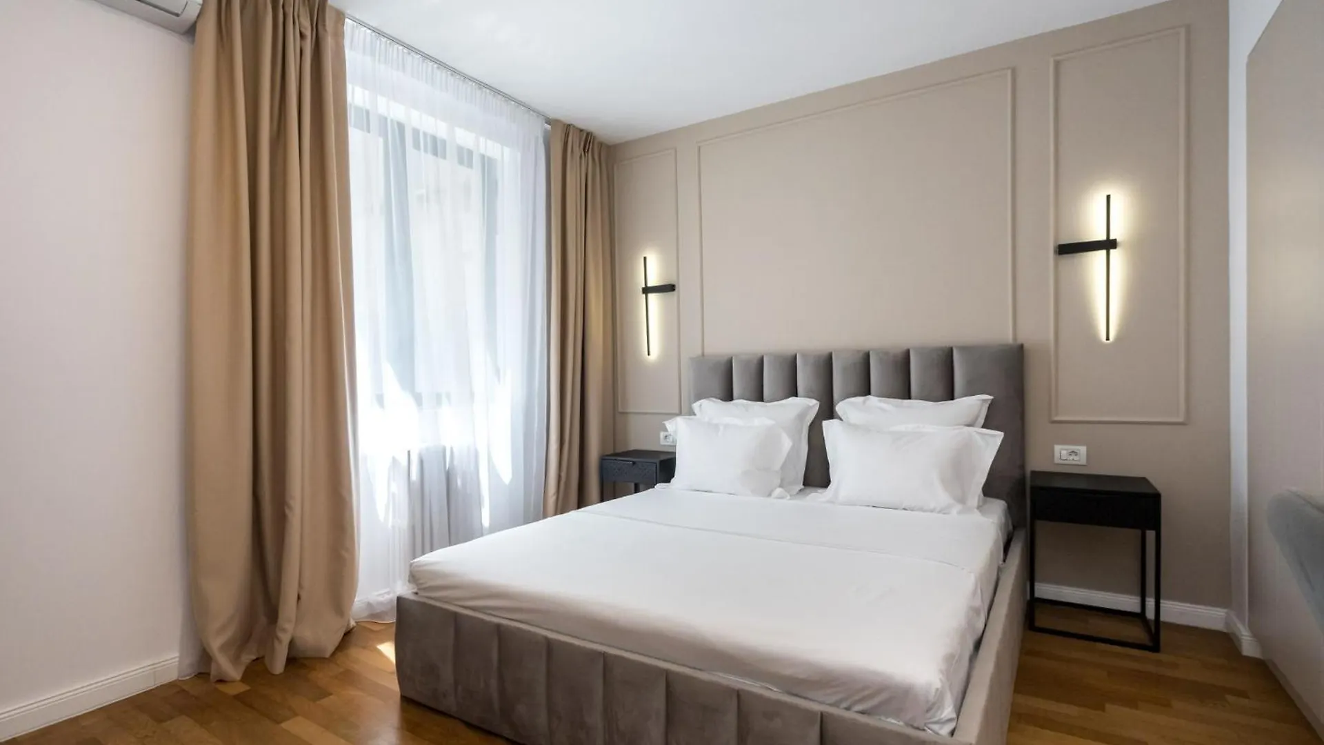 The Artist Center Apartment Bucharest