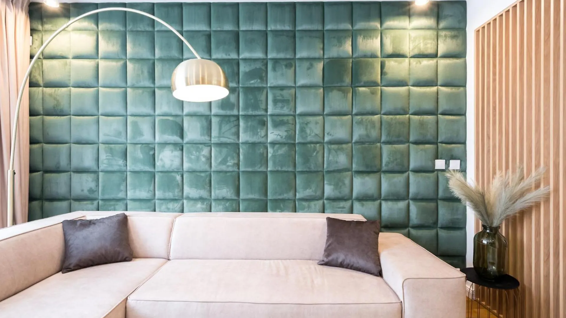 The Artist Center Apartment Bucharest